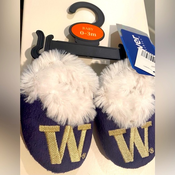 NWT [Forever Collectibles] Washington Huskies Shoes Infant Baby Sz 0-3 months - Picture 3 of 7